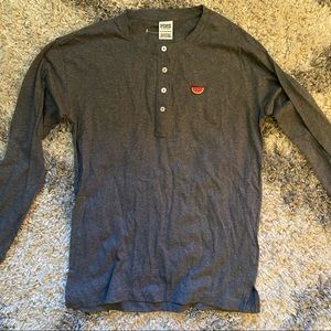 Gray long sleeve shirt